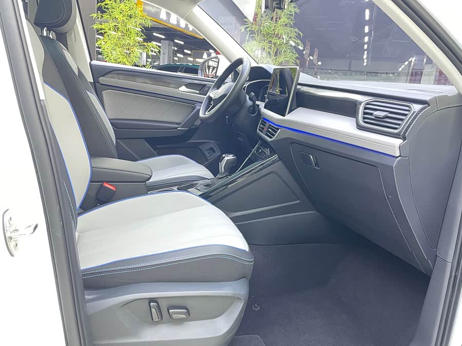 Volkswagen Tayron GTE 2023 #15 Volkswagen Tayron GTE 2023 car image #15