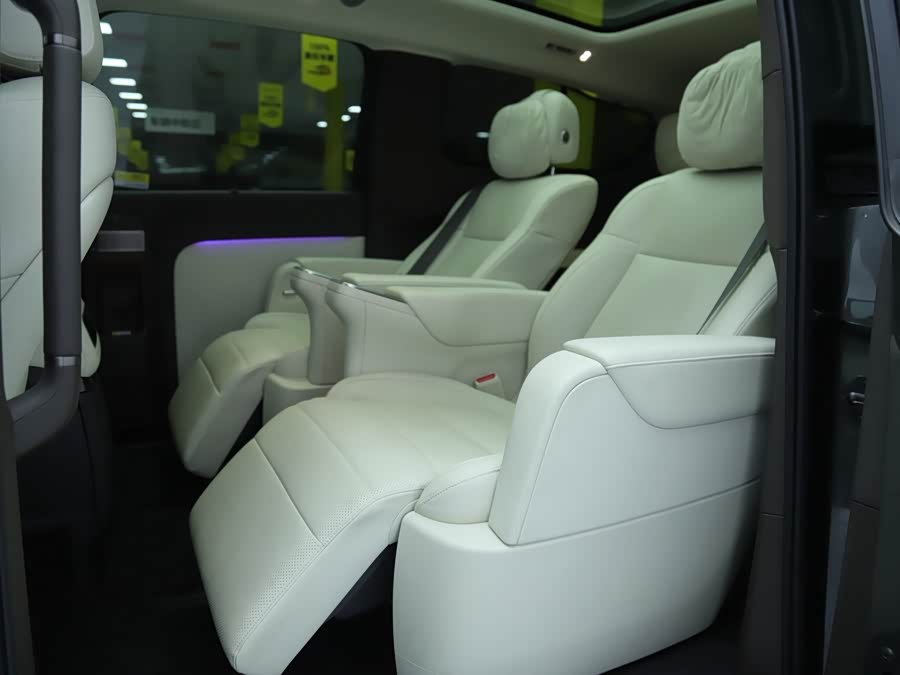 理想汽车 理想MEGA 2024 汽车图片 #15