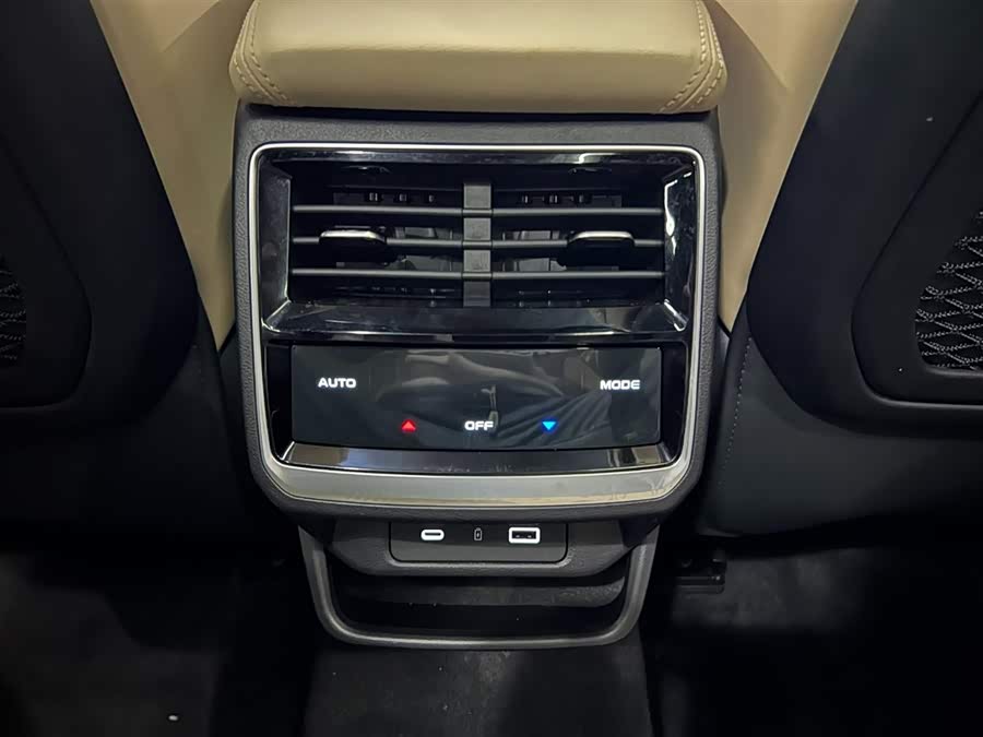 GEELY Monjaro 2024 car image #15