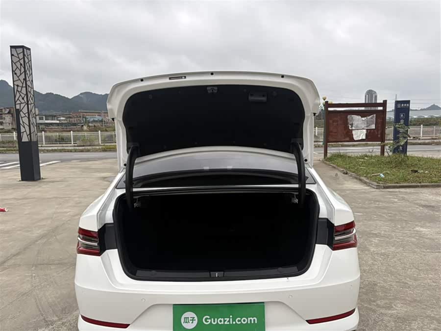 BYD Qin Pro 2020 immagine di auto #15