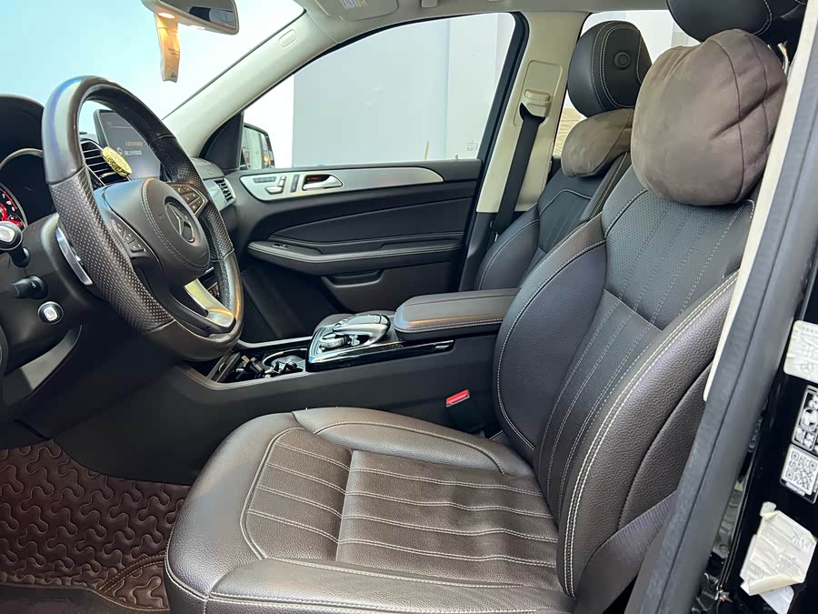 Mercedes-Benz GLS Class 2018 immagine di auto #15