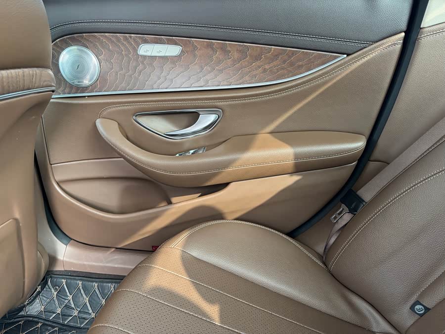 Mercedes-Benz E Class New Energy 2022 car image #15