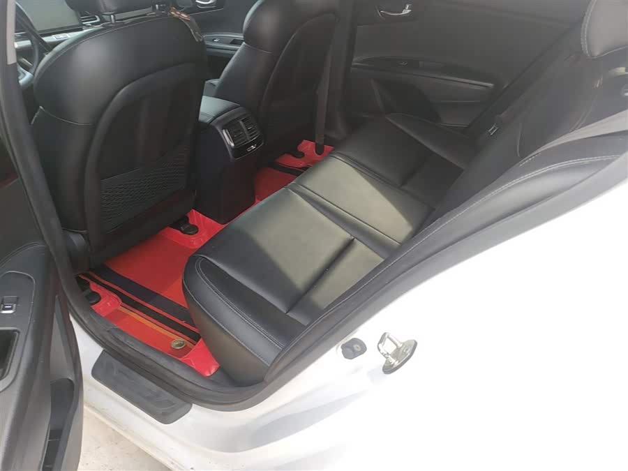 起亚 起亚K4 2015 汽车图片 #15