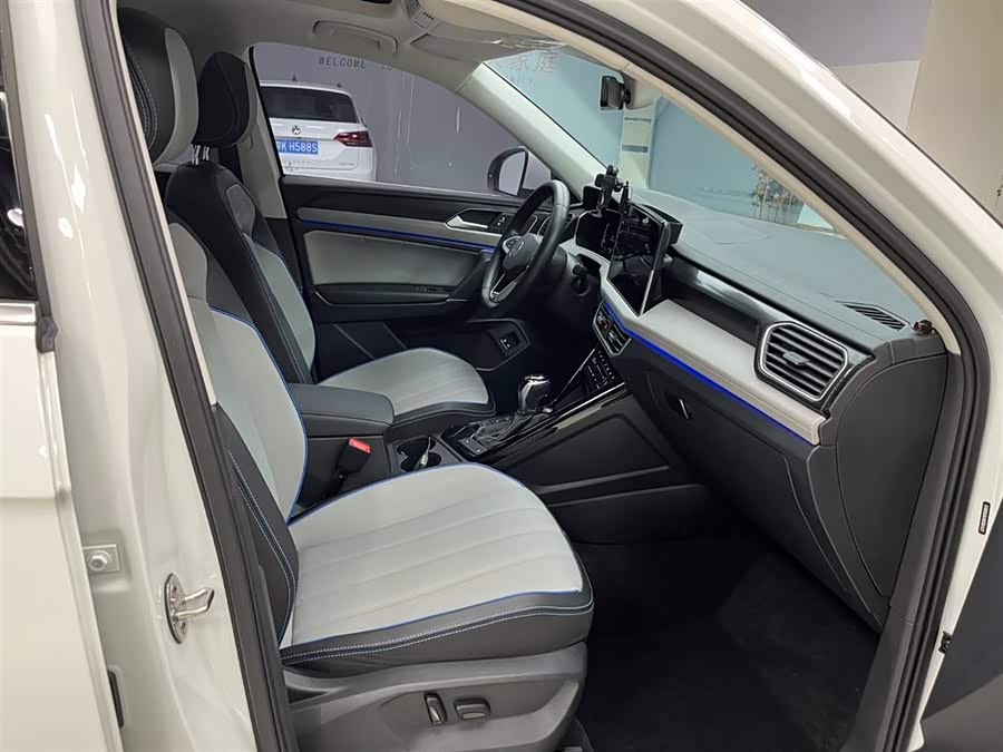 Volkswagen Tayron GTE 2022 car image #15