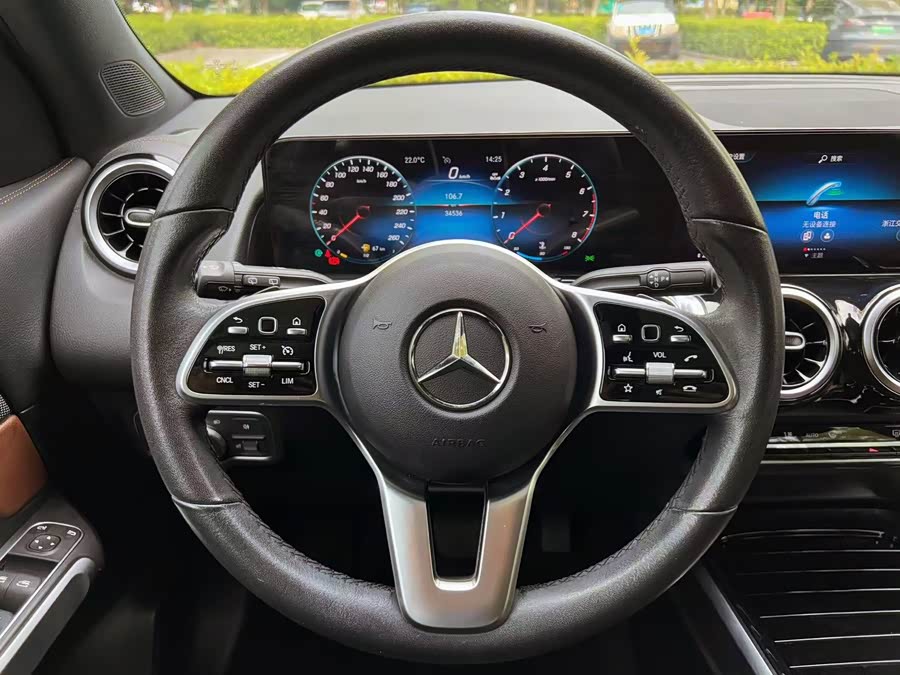 Mercedes-Benz GLB Class 2022 car image #15