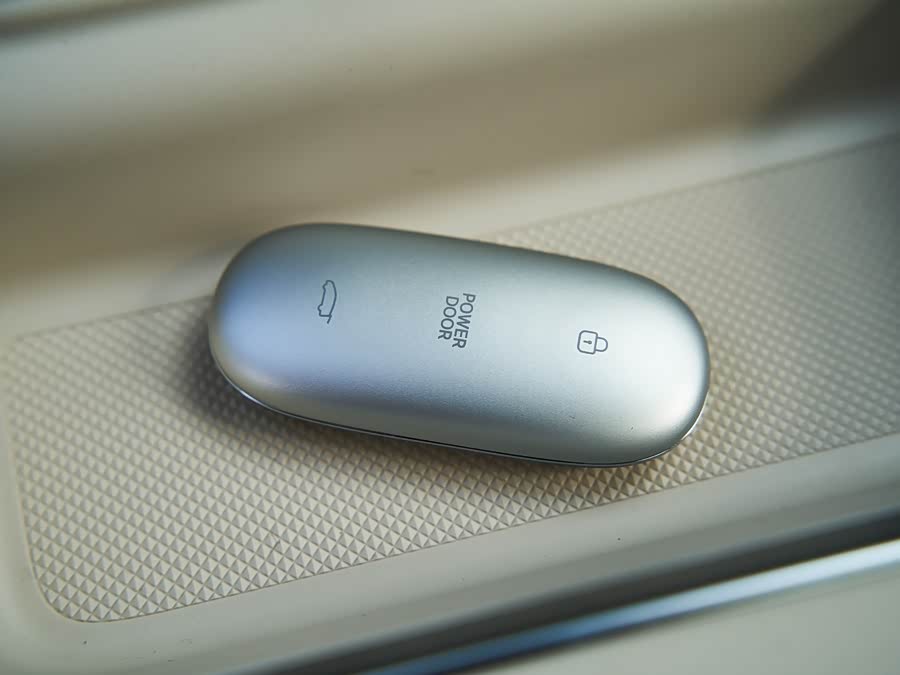 理想汽车 理想MEGA 2024 汽车图片 #15