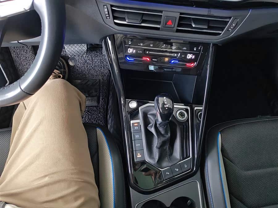 Volkswagen Tayron GTE 2020 #15 Volkswagen Tayron GTE 2020 car image #15