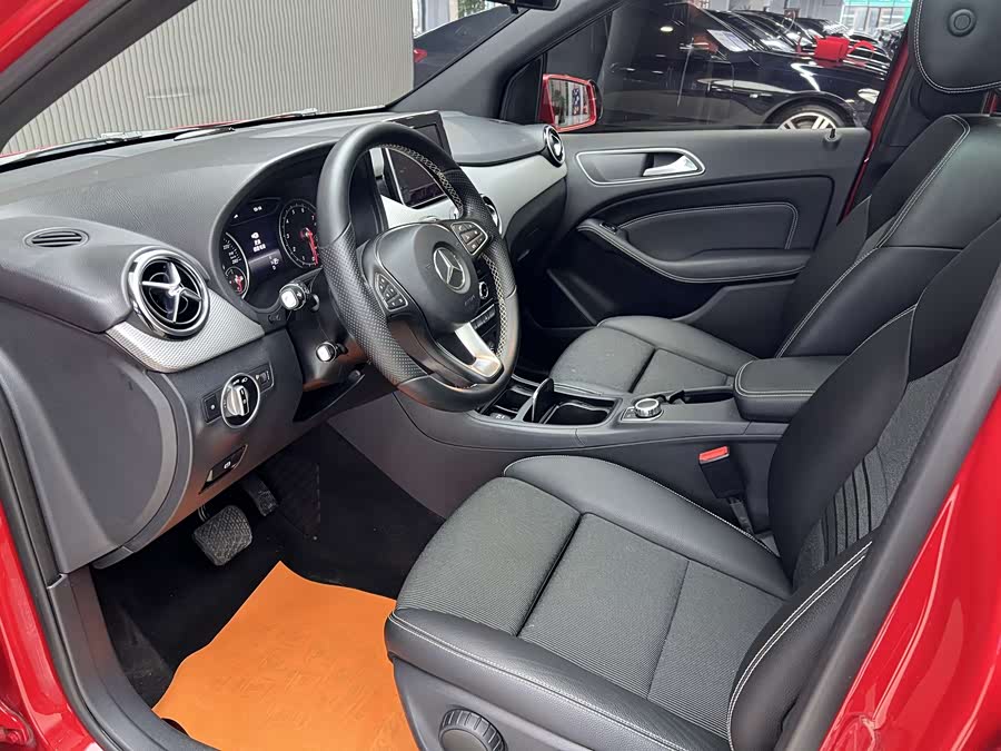 Mercedes-Benz B Class 2017 car image #15