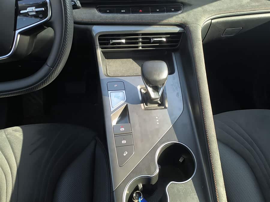 Roewe D5X DMH 2024 imagem de carro #15