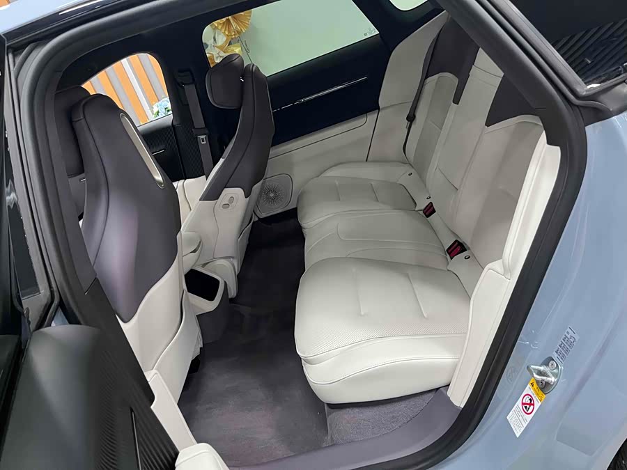 Avatr 12 2023 car image #15