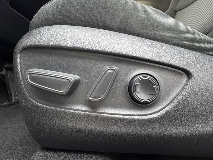 Toyota RAV4 2021 #15 Toyota RAV4 2021 car image #15