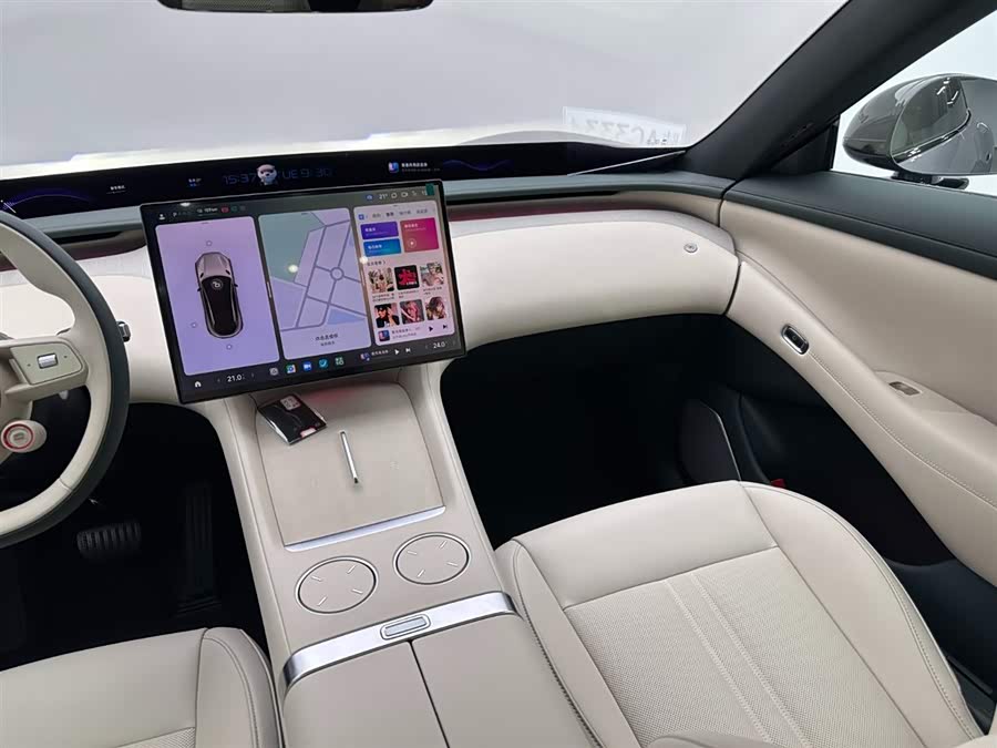 MI YU7 2025 immagine di auto #15