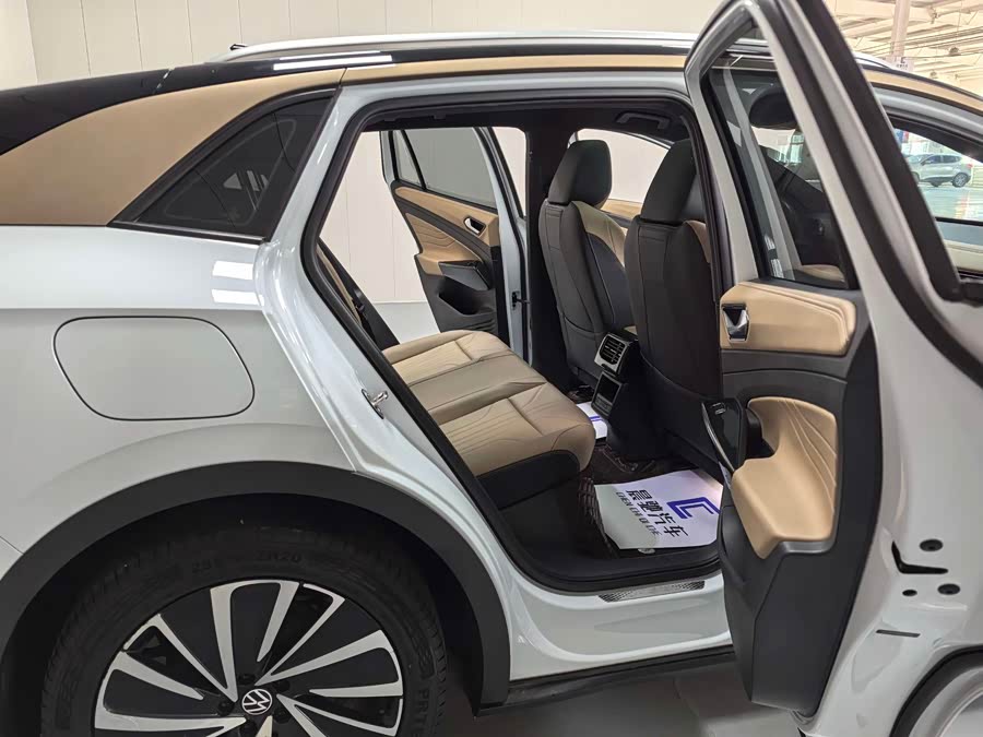 Volkswagen ID.4 X 2023 image de voiture #15