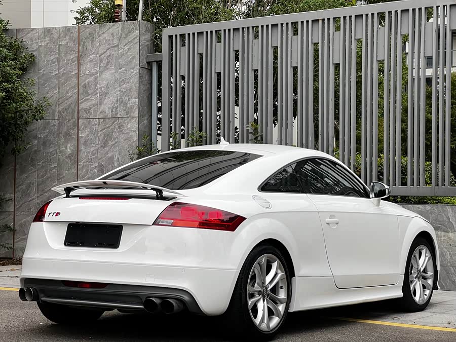 Audi TTS 2014 car image #15