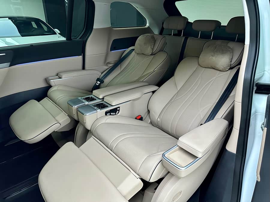 Xpeng X9 2024 immagine di auto #15