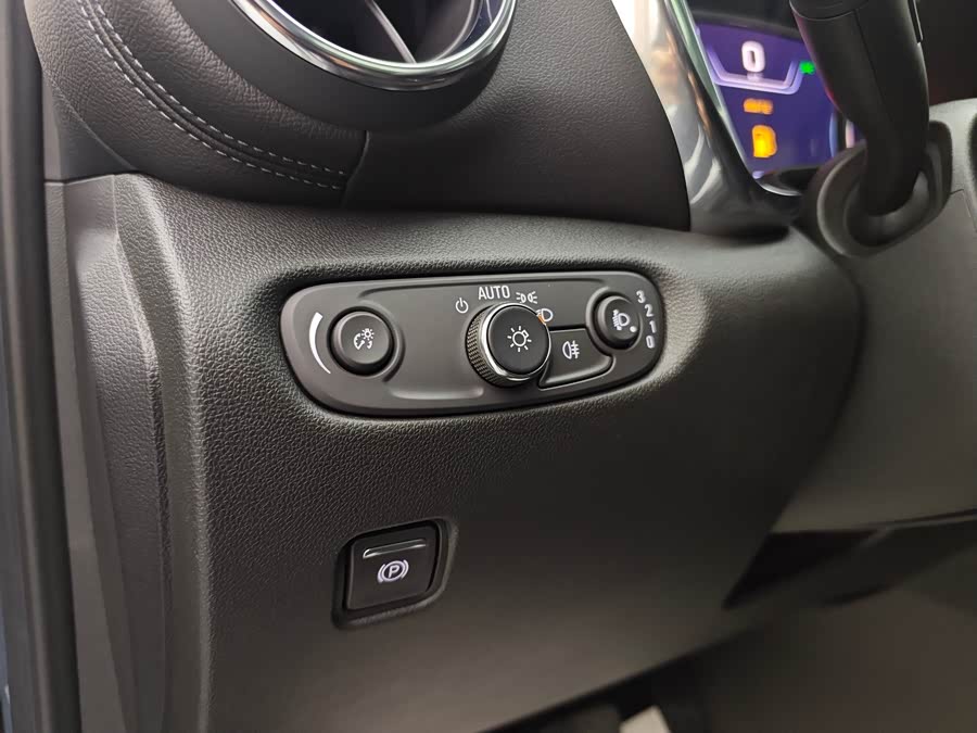 Chevrolet Blazer 2023 #15 Chevrolet Blazer 2023 car image #15