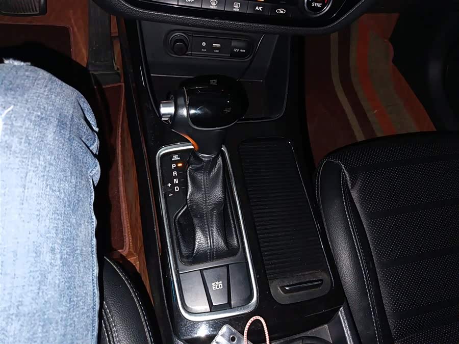 起亚 起亚K4 2015 汽车图片 #15