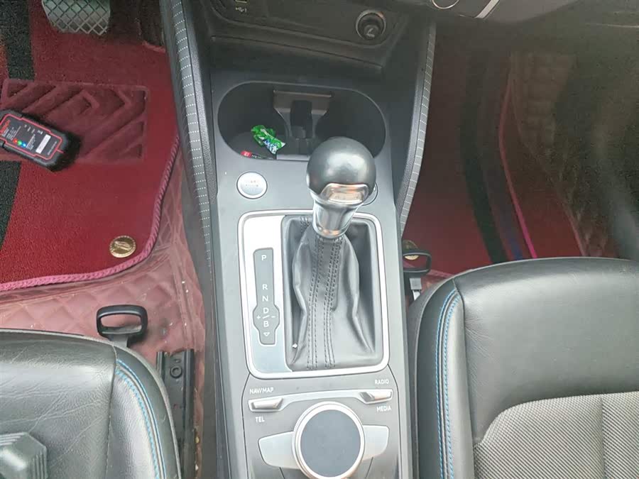 Audi Q2L e-tron 2020 #15 Audi Q2L e-tron 2020 car image #15