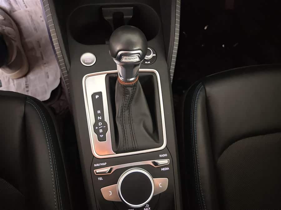 Audi Q2L e-tron 2021 #15 Audi Q2L e-tron 2021 صورة سيارة #15