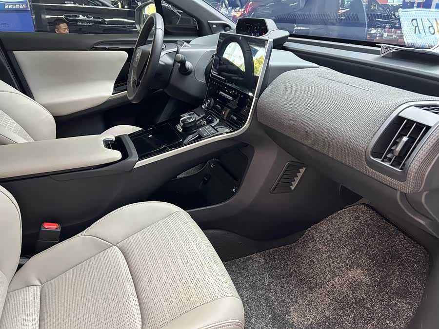 丰田 铂智4X 2025 #15 丰田 铂智4X 2025 汽车图片 #15