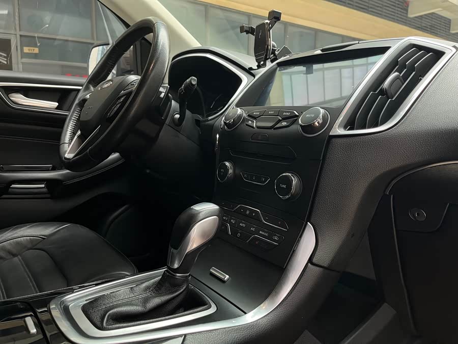 Ford Edge 2017 صورة سيارة #15