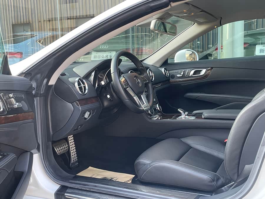 Mercedes-Benz SL Class 2016 car image #15