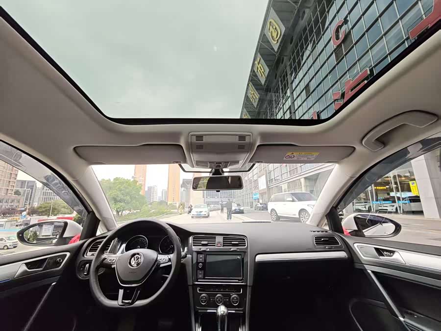 Volkswagen Golf Pure Electric 2021 imagen de coche #15