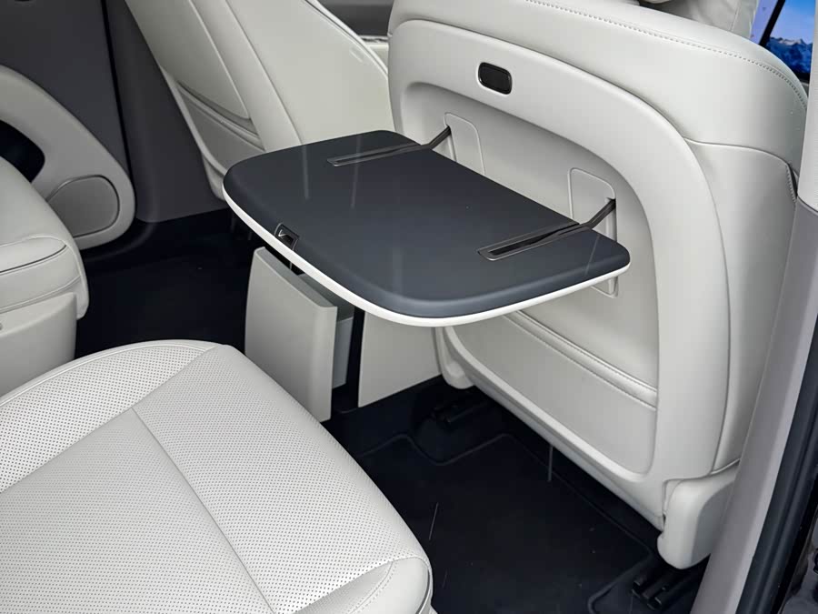 Li i8 2025 изображение автомобиля #15