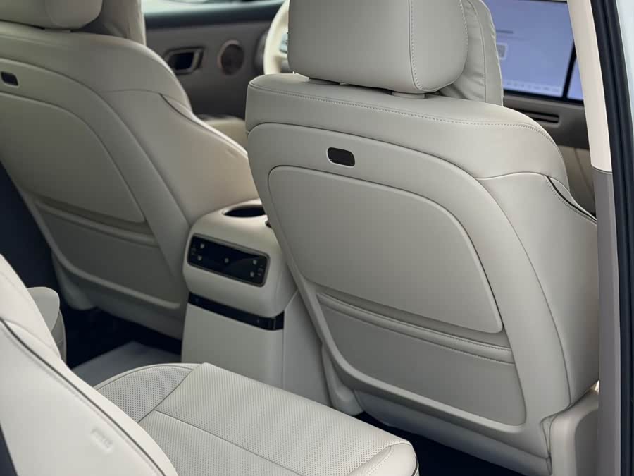 Li i8 2025 изображение автомобиля #15