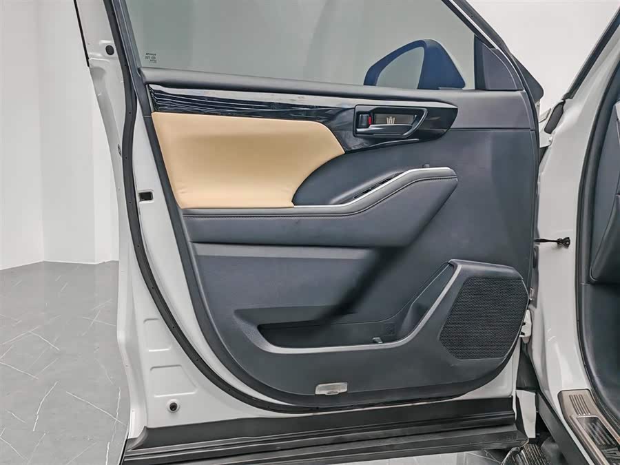 Toyota Crown Kluger 2023 car image #15