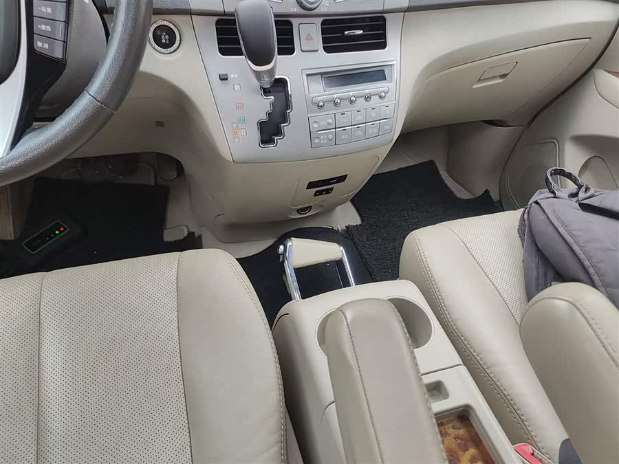 BYD M6 2014 car image #15