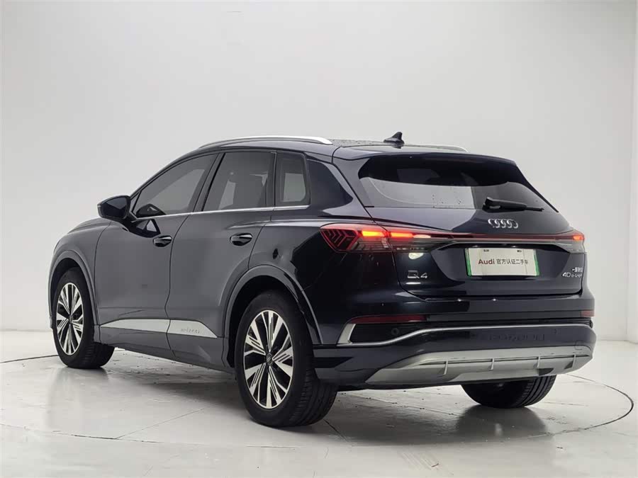 Audi Q4 e-tron 2024 immagine di auto #15