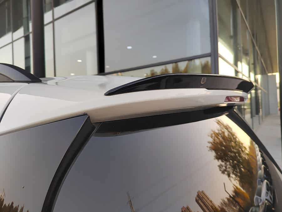 Mercedes-Benz GLB AMG 2025 imagen de coche #15