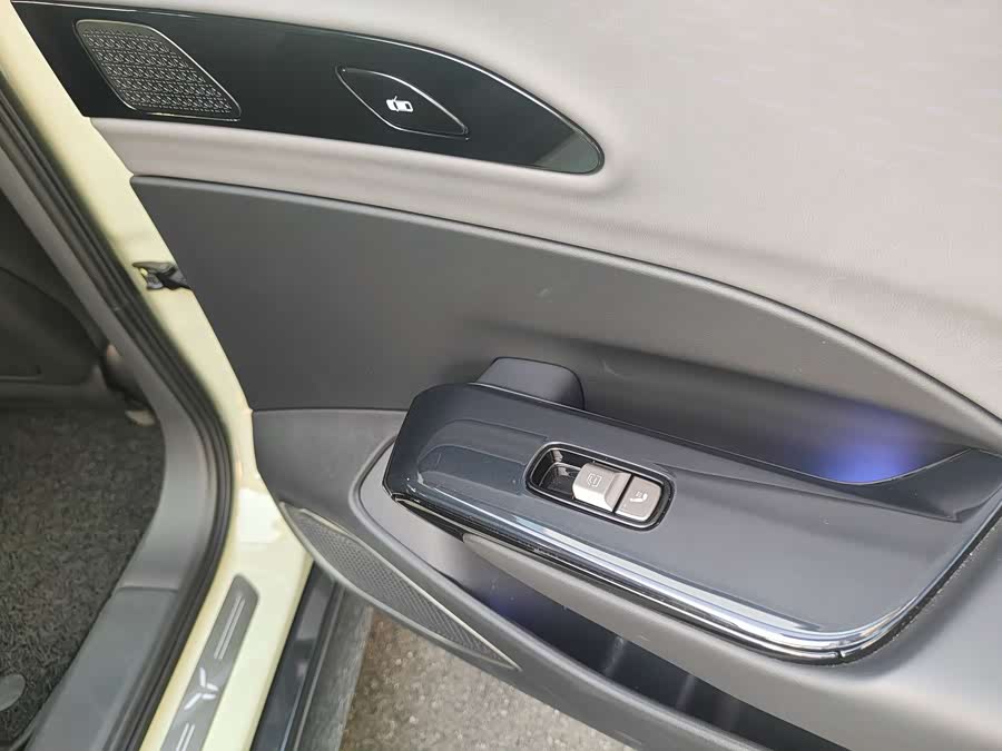 HongQi EH7 2024 #15 HongQi EH7 2024 car image #15