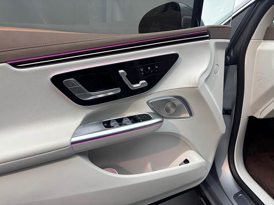 Mercedes-Benz EQE Class 2025 #15 Mercedes-Benz EQE Class 2025 immagine di auto #15