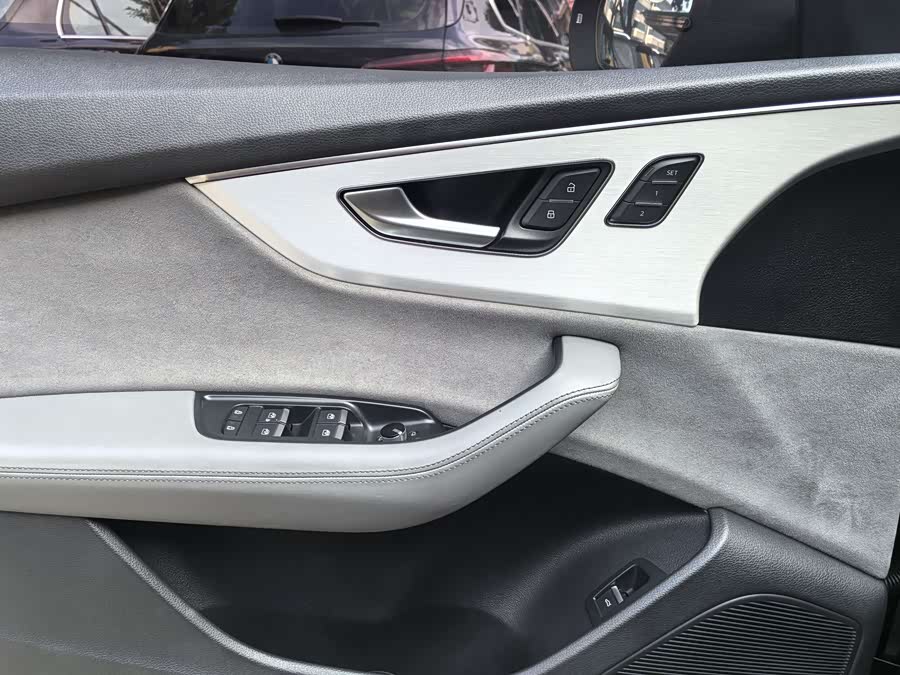 Audi Q8 2020 immagine di auto #15