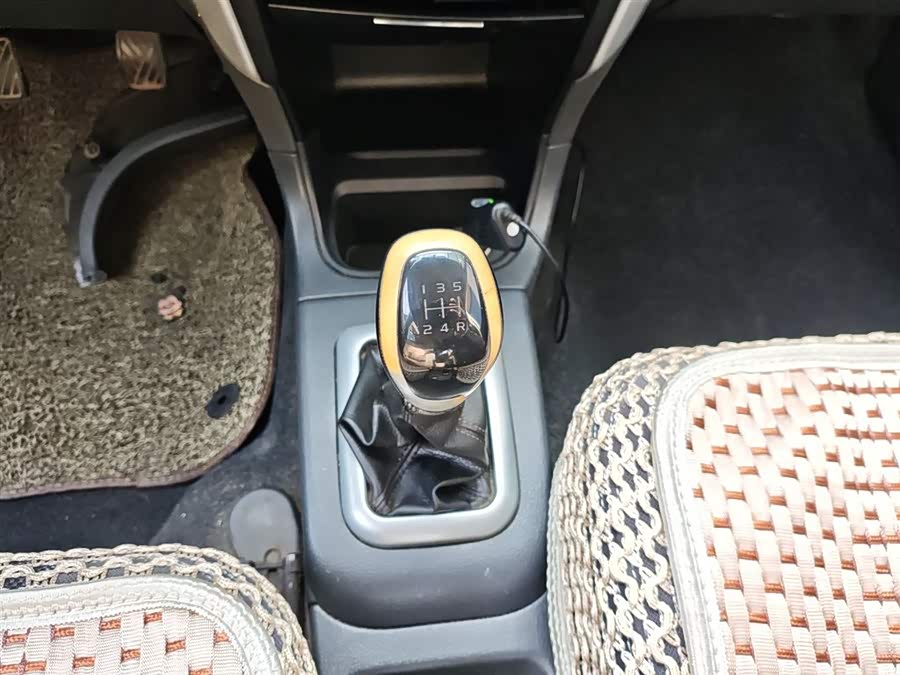 Suzuki Liana A6 2015 immagine di auto #15