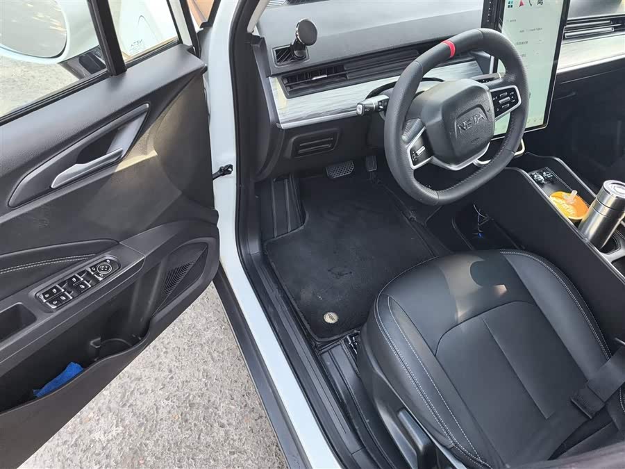 哪吒汽车 哪吒AYA 2023 汽车图片 #15