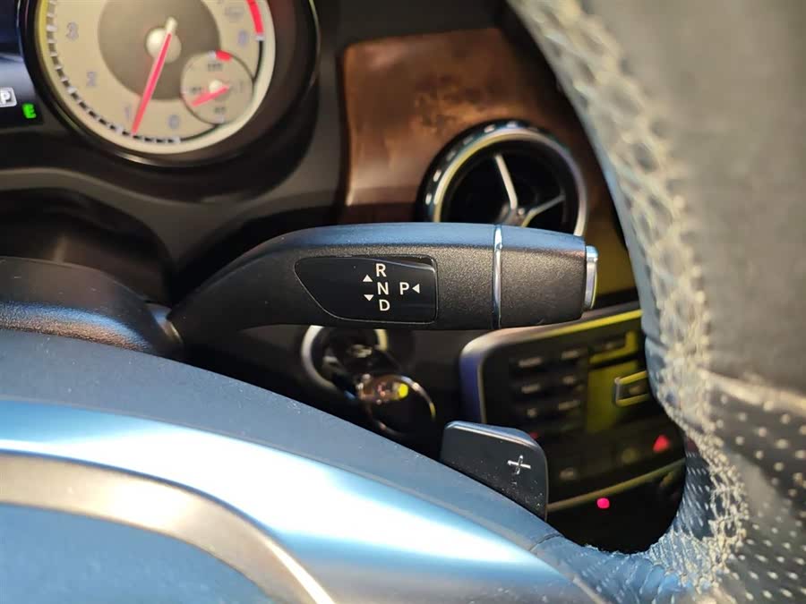 Mercedes-Benz GLA Class (Imported) 2015 car image #15