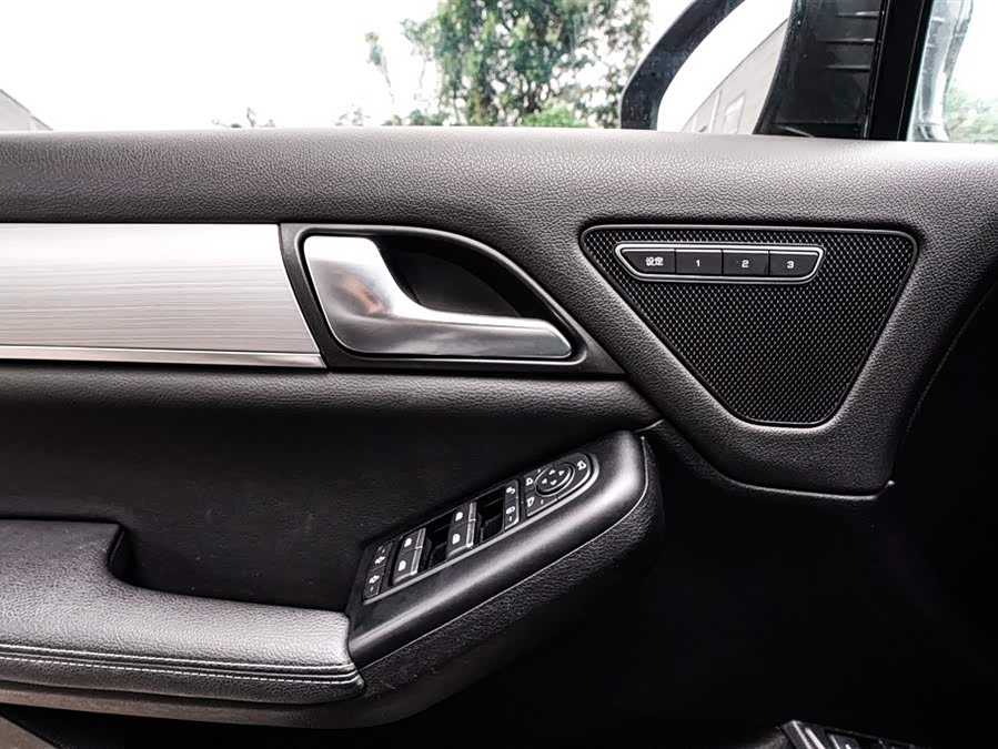 BYD Tang 2021 car image #15
