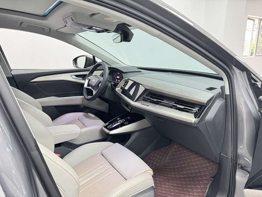 Audi Q5 e-tron 2023 immagine di auto #15