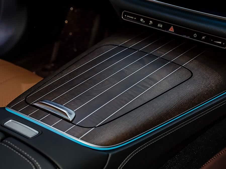 Mercedes-Benz E Class New Energy 2025 car image #15