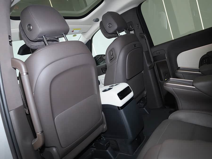 理想汽车 理想MEGA 2024 汽车图片 #15