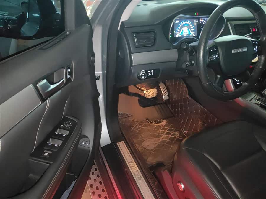 Haval H8 2017 #15 Haval H8 2017 car image #15