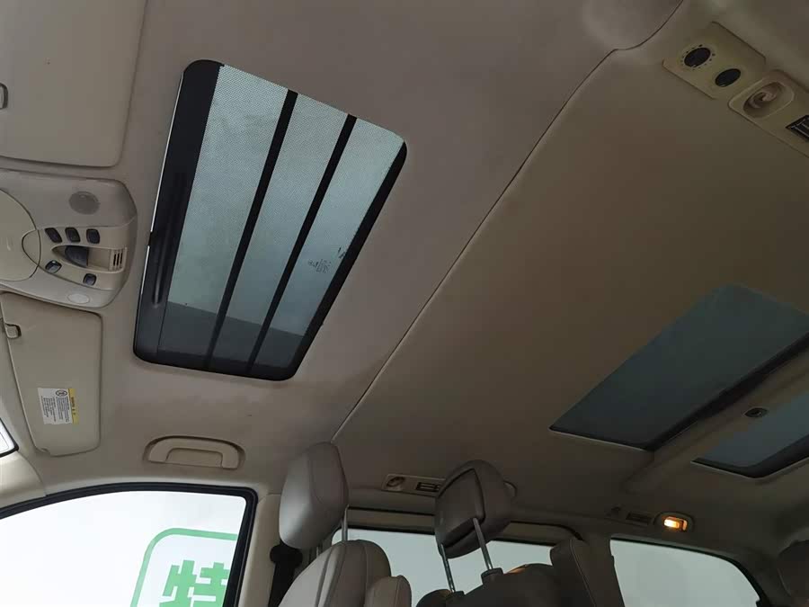 奔驰 唯雅诺 2010 汽车图片 #15