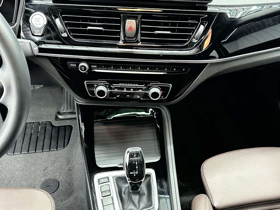 BMW 1 Series 2021 #15 BMW 1 Series 2021 car image #15