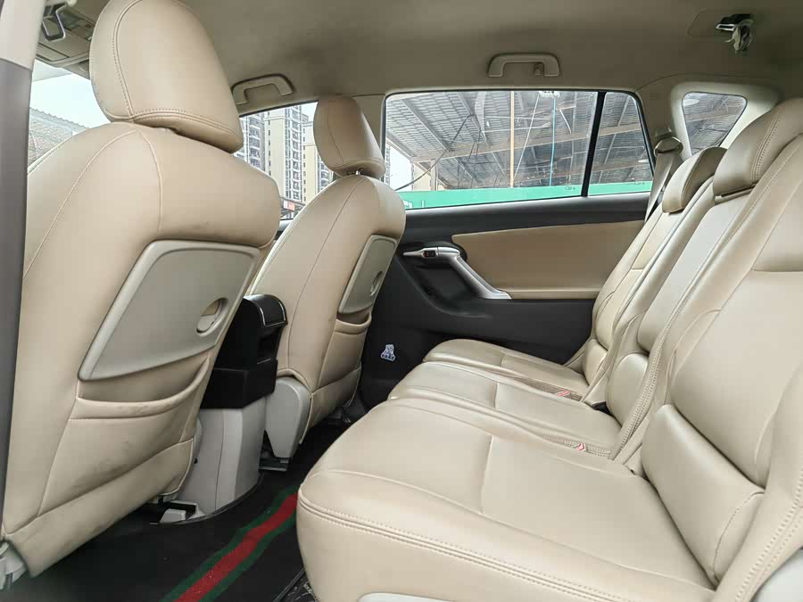 Toyota Reiz 2011 immagine di auto #15