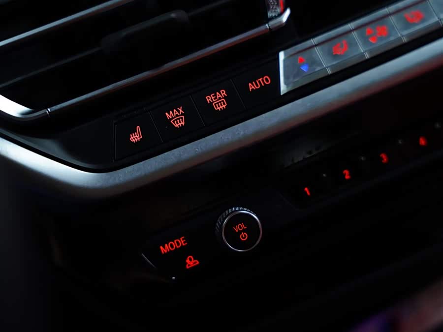 BMW X4 M 2022 immagine di auto #15