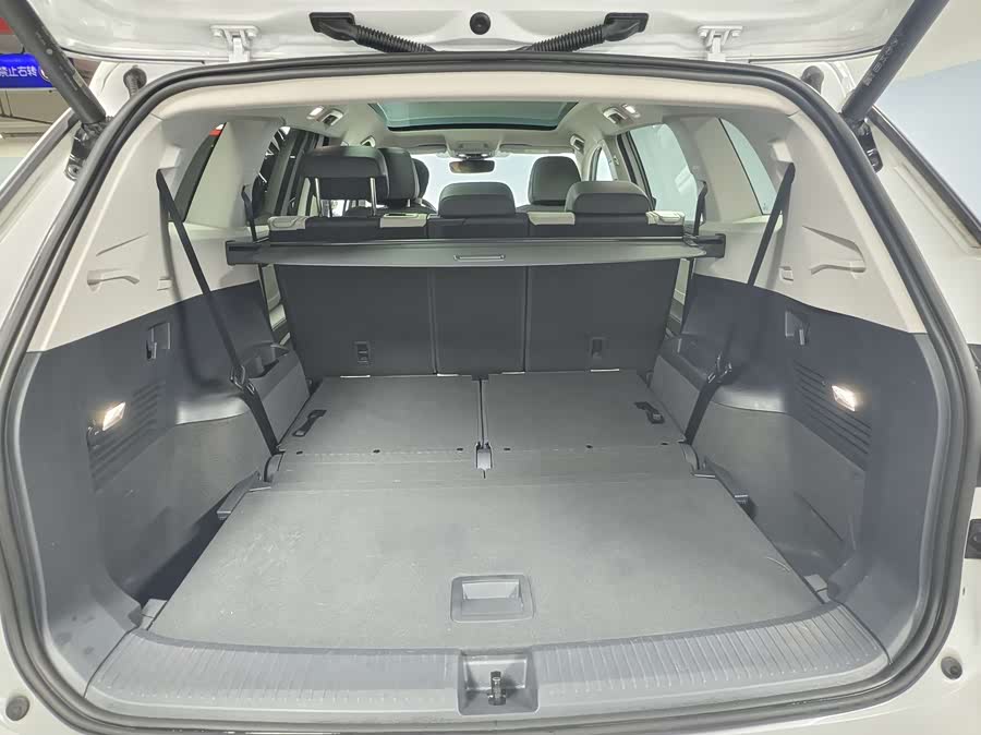 Volkswagen ID.6 Crozz 2022 immagine di auto #15