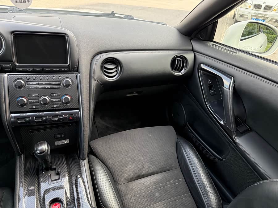 日产 日产GT-R 2018 汽车图片 #15